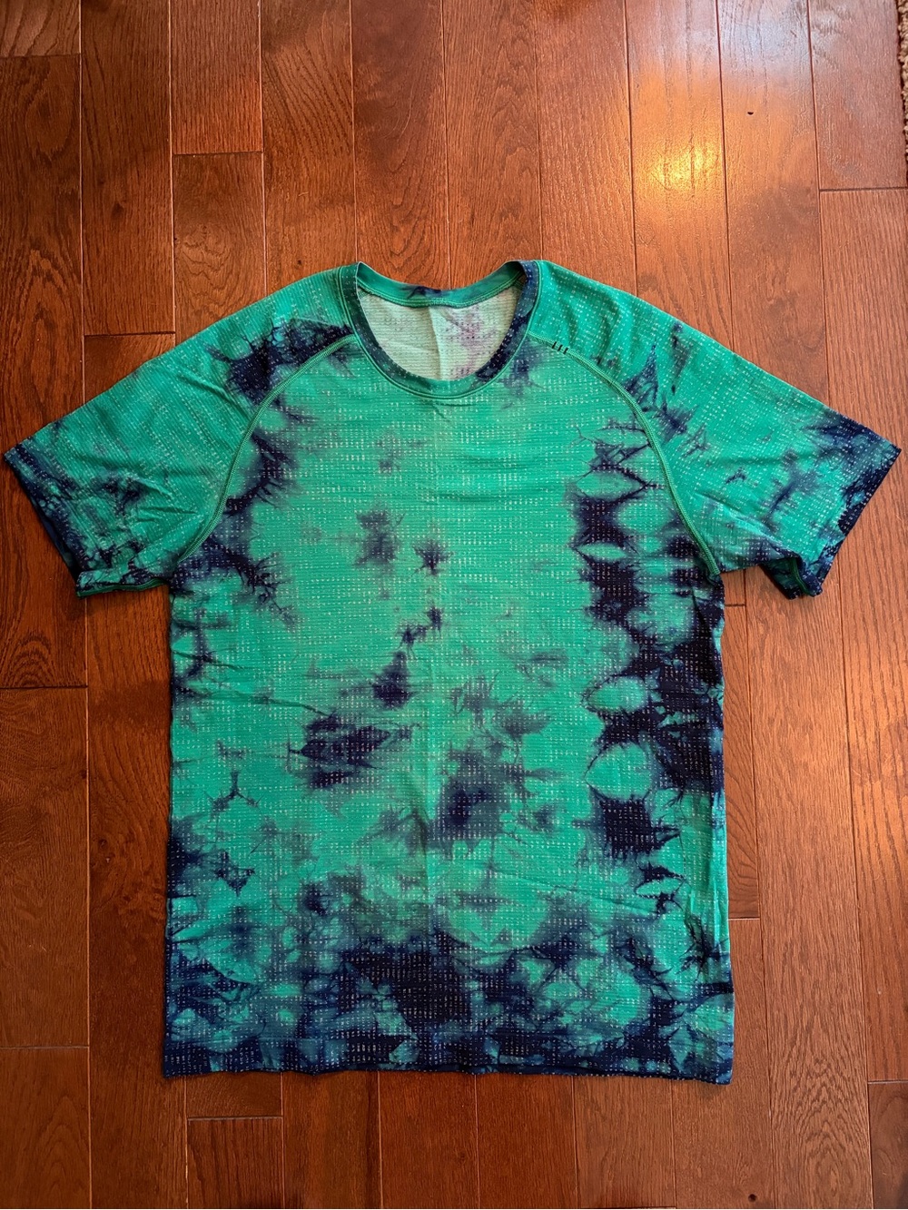 lululemon athletica Men’s Metal Vent Tech Tee - Tie-Dye - Green & Navy - M
